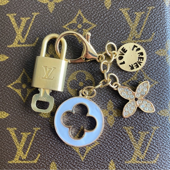 Louis Vuitton Lock and Key 🔐 - Picture 1 of 3